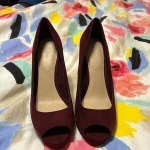 EUC Aldo Dark Red Suede Peeptoe Pumps